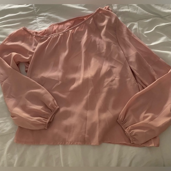 SHEIN Women’s Pink Asymmetrical Top w/Rose Detail, Off-The-Shoulder; Size L - Picture 2 of 6